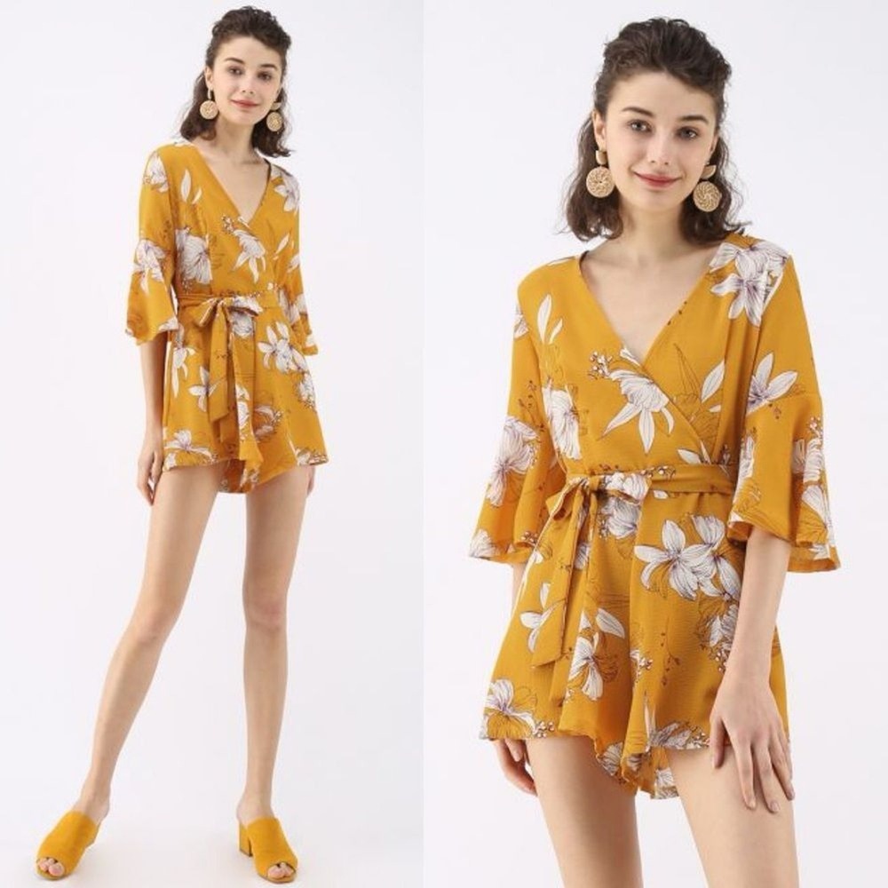 L'Atiste Romper Floral Flutter Bell Sleeve NO BELT Size Small Wrap-Style Mustard - Picture 3 of 16